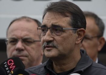 Bakan Dönmez: Maden ocağındaki yangın söndürülmek üzere