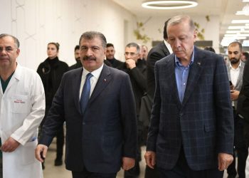 Bakan Koca açıkladı: Beş işçinin durumu ağır