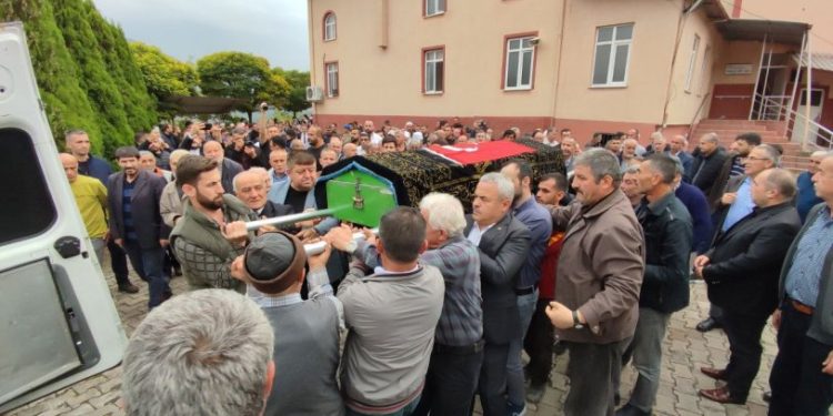 Bartın'da maden faciasında yaşamını yitiren Serhat Kahraman son yolculuğuna uğurlandı