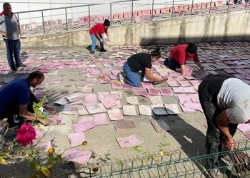 Bartın’da sel basan SGK arşivi güneşte kurutuluyor