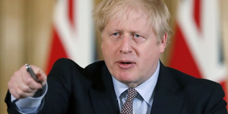 Boris Johnson tatilini yarıda kesti, seçime katılmak için İngiltere'ye döndü