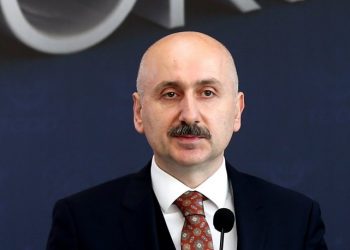 Böyle olur Karaismailoğlu'nun 'dolar' hesabı: '2016'da feribot ücreti 31 dolardı, biz şu an sadece 10 dolar alıyoruz'
