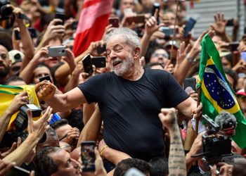 Brezilya’da devlet başkanlığı seçiminin ikinci turunu Lula da Silva kazandı