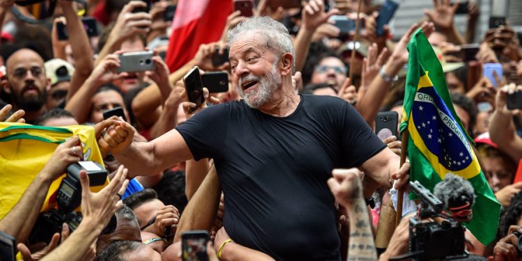 Brezilya’da devlet başkanlığı seçiminin ikinci turunu Lula da Silva kazandı