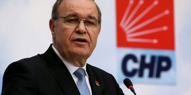 CHP Sözcüsü Faik Öztrak’tan AKP’ye Onur Şener tepkisi: ‘Bu memurları devlete kim aldı?’