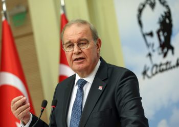 CHP Sözcüsü Öztrak: Millet tasdiknamenizi elinize vermek için gün sayıyor