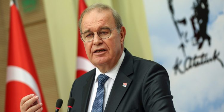 CHP Sözcüsü Öztrak: Millet tasdiknamenizi elinize vermek için gün sayıyor