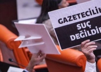 CHP, sansür yasasını AYM'ye götürüyor