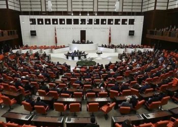 CHP’den 3 maddelik ‘başörtüsü’ kanun teklifi