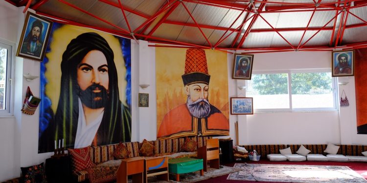 Cemevleri düzenlemesi Komisyon’dan geçti