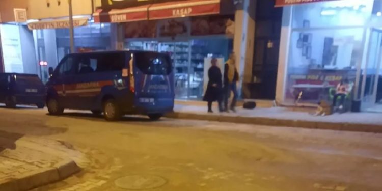 Cezaevine nakledilirken ‘acıktım’ diyen tutuklu yemek molasında firar etti