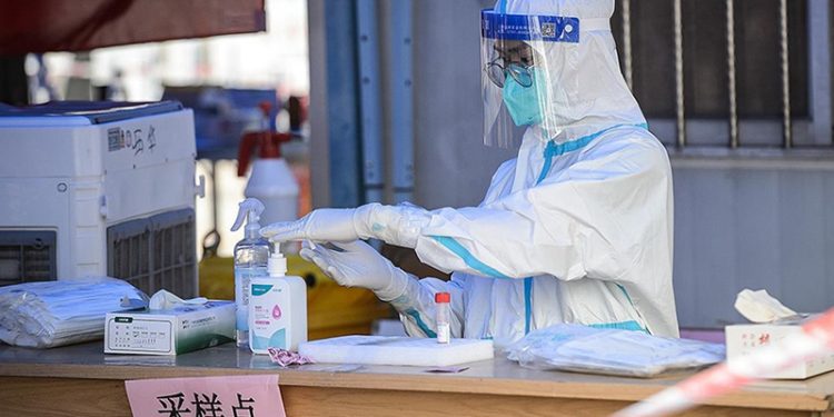 Çin'de artan Covid-19 vakaları nedeniyle üniversiteler karantinaya alındı