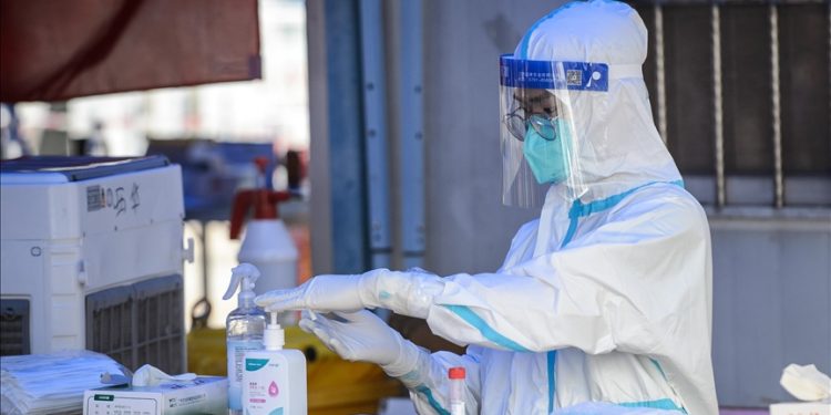 Çin'de solunabilir Covid aşısı uygulanmaya başladı