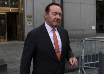 Cinsel saldırısı suçlamasıyla yargılanan Kevin Spacey mahkemede çocukluğunu anlattı: Babam neo-Nazi'ydi