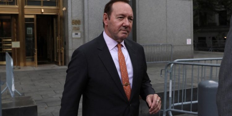 Cinsel saldırısı suçlamasıyla yargılanan Kevin Spacey mahkemede çocukluğunu anlattı: Babam neo-Nazi'ydi