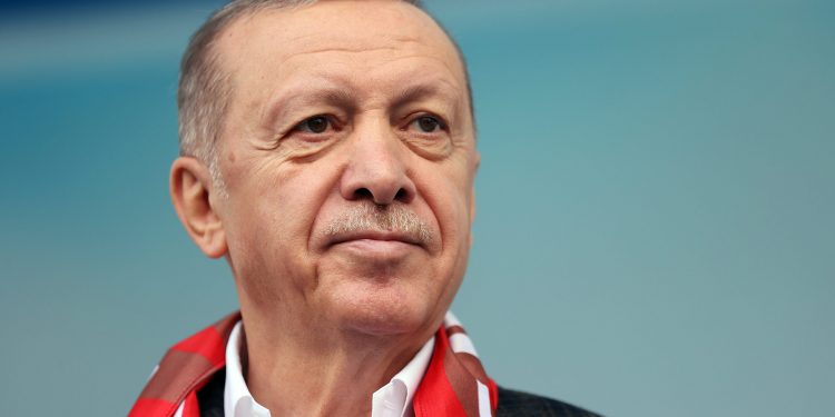 Cumhurbaşkanı Erdoğan: Bu kardeşiniz görevde olduğu sürece faiz inmeye devam edecek