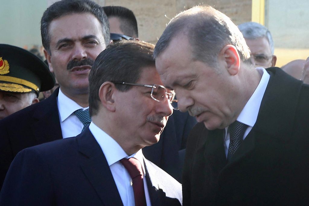 Davutoğlu, ‘başörtüsü’ için Erdoğan’dan randevu istedi