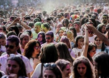 Demokrasi, gençler için de sınıfta kaldı