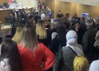 Deniz Poyraz davası: Katil Onur Gencer provoke etti, mahkeme salonuna biber gazı sıkıldı