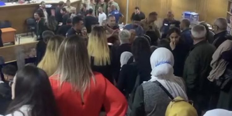 Deniz Poyraz davası: Katil Onur Gencer provoke etti, mahkeme salonuna biber gazı sıkıldı