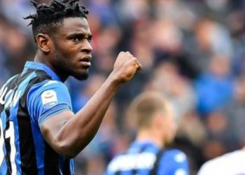 Duvan Zapata'ya ırkçı tavır; "burası sana göre değil" dediler, bankaya almadılar!