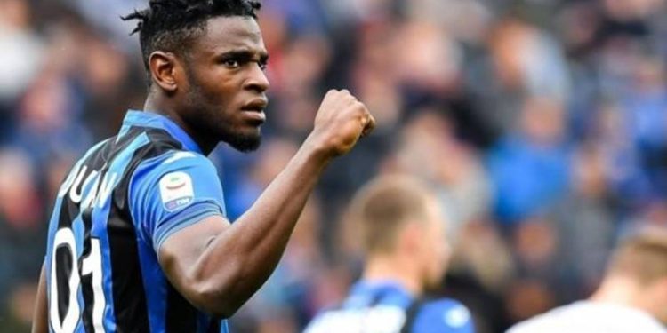 Duvan Zapata'ya ırkçı tavır; "burası sana göre değil" dediler, bankaya almadılar!