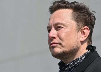 Elon Musk'tan geri adım: Ukrayna'ya Starlink hizmeti sunmaya devam edecek