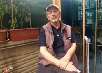 Emekli polisi 180 bin lira dolandırdılar