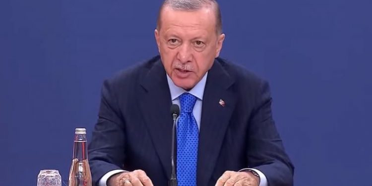 Erdoğan’dan Kemal Kılıçdaroğlu’na: (Başörtüsü çıkışıyla) Farkında olmadan bize bir pas verdi