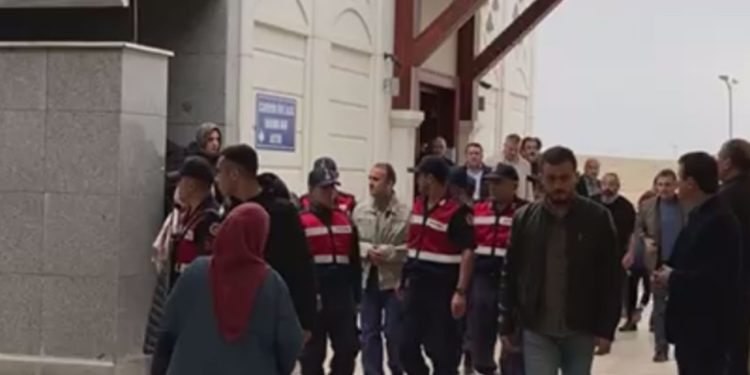 Eski Danıştay üyesi Haşim Güney, oğlunun cenazesine elleri kelepçeli katıldı