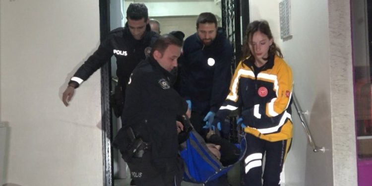 Evinde tartıştığı arkadaşı tarafından vuruldu