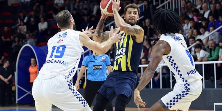 Fenerbahçe Beko ligde 2'de 2 yaptı