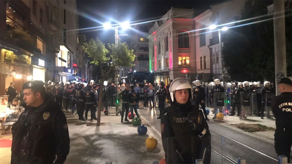 Fincancı’nın gözaltına alınmasını protesto edenlere polis müdahalesi