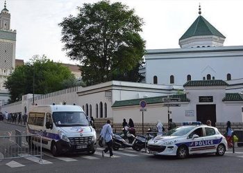 Fransa'da camiye saldırı tehdidinde bulunan kişiye 8 ay hapis