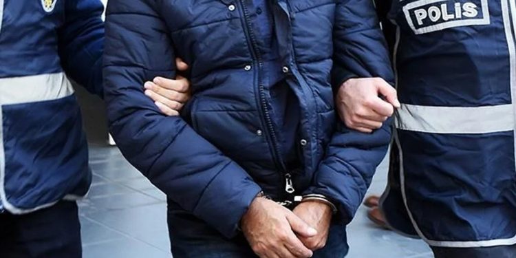 Gazeteci Ahmet Dönmez’i ‘kafasını kesmekle’ tehdit eden mafya İhsan Hizarcı tutuklandı