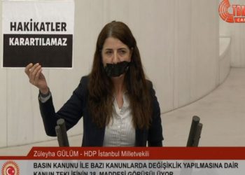 HDP'li Gülüm Sansür Yasası'nı Meclis kürsüsünden protesto etti