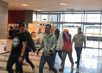 Hasta yatağındaki yaşlı kadına eziyet eden 4 kişi tutuklandı