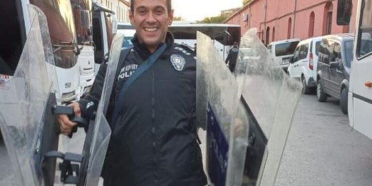 Heybeliada vapur iskelesinde intihar eden polisten seken kurşun çocuğu yaraladı