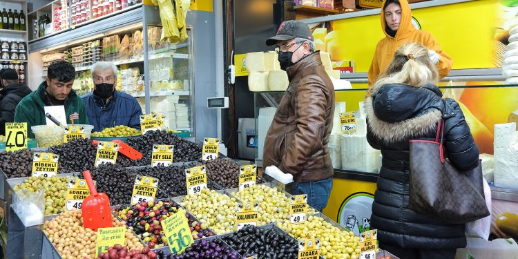 İktidarın yeni rekoru: Enflasyon son 25 yılın en yüksek oranına ulaştı
