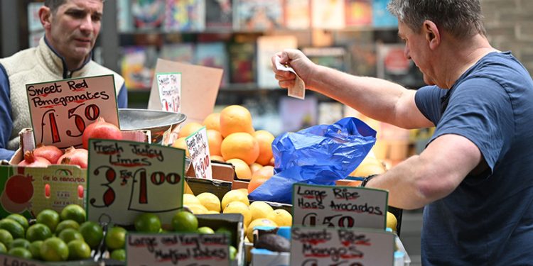 İngiltere’de yıllık enflasyon yüzde 10,1’le 40 yılın zirvesinde!