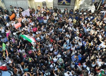 İran'da Mahsa Amini protestoları: Üniversite öğrencileri ve güvenlik güçler ile karşı karşıya geldi