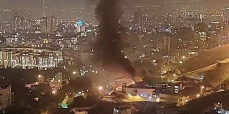 İran’daki Evin Cezaevi’nde yangın: Siyasi tutukluların gönderildiği cezaevinde silah ve alarm sesleri