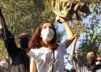 İran'dan üç kadın protestoları anlattı: "Polisin gözünde korkuyu gördüm"