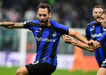 İtalya, Hakan Çalhanoğlu'nu konuşuyor:" Çalha'dan harika gol: Barça ağlıyor"