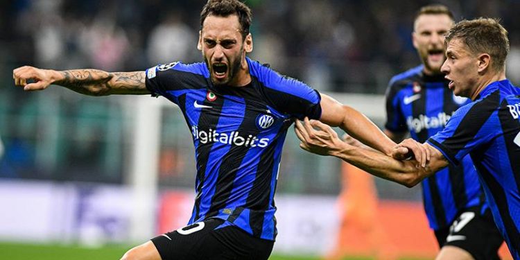 İtalya, Hakan Çalhanoğlu'nu konuşuyor:" Çalha'dan harika gol: Barça ağlıyor"