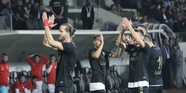 Jandarma komutanın istediği olmadı, maç 1-1 sona erdi