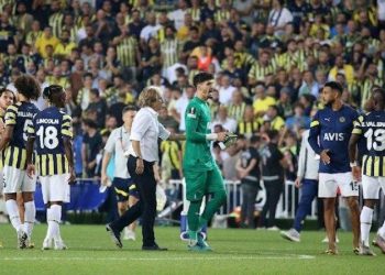Jorge Jesus'dan Altay Bayındır'a destek: “Türkiye'nin en iyi kalecisi, 1 numaramız sensin"