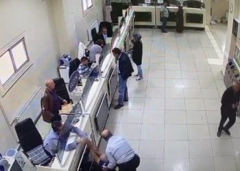 Kalp krizi geçiren vatandaşı kalp masajı ile hayata döndürdü