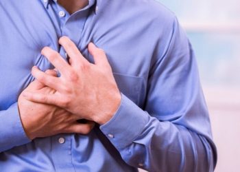 Kalp krizi ve panik atak belirtilerini karıştırmayın: Dr. Sinan Ababay, Sedat Ergin'i hatırlatarak uyardı