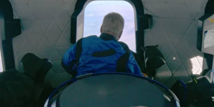 Katıldığı uzay seyahatini anlatan Star Trek yıldızı: Yolculuk bir cenaze gibi hissettirdi; tek gördüğüm ölüm oldu